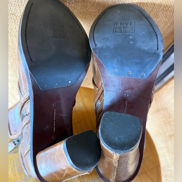 Frye Sylvia Piping Bootie Boots Soft Vintage Leather & Double Side Zipper Sz 8.5 - Picture 7 of 12
